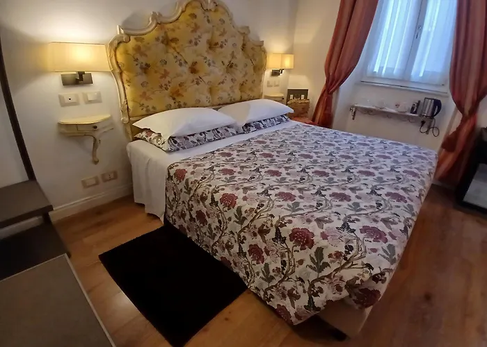 Excellent Trinity Oda ve Kahvaltı Roma